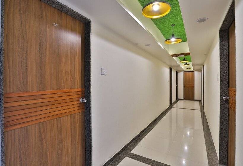 Oyo 15981 Hotel Shiv Ganga