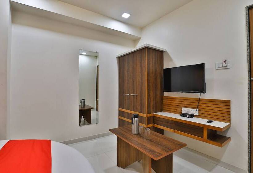 Oyo 15981 Hotel Shiv Ganga