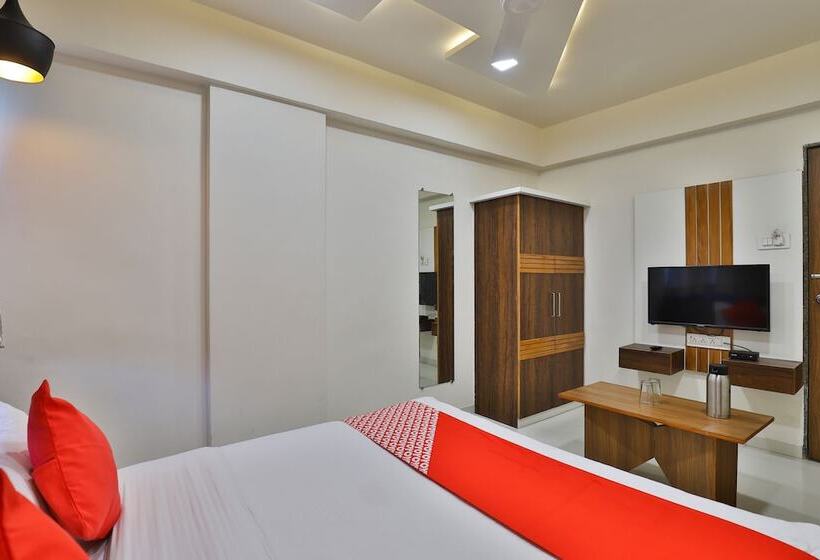 Oyo 15981 Hotel Shiv Ganga