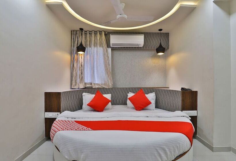 Oyo 15981 Hotel Shiv Ganga