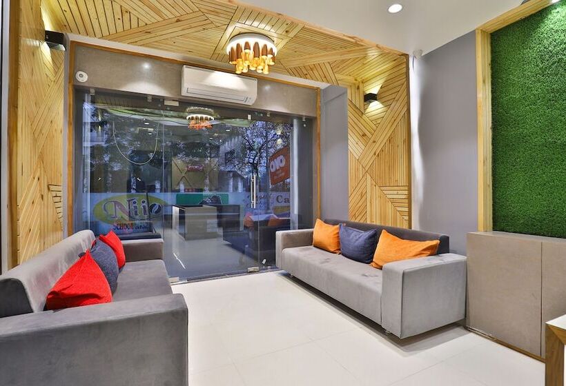 Oyo 15981 Hotel Shiv Ganga