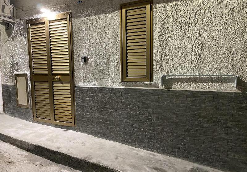 ペンション In Centros Vicino Cefalu Selfchekin