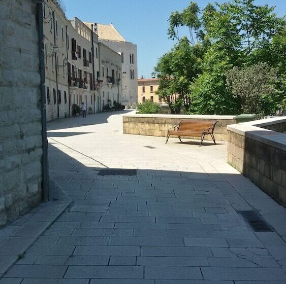 تختخواب و صبحانه Room 110 Bari  Guesthouse