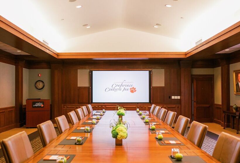 酒店 James F. Martin Inn