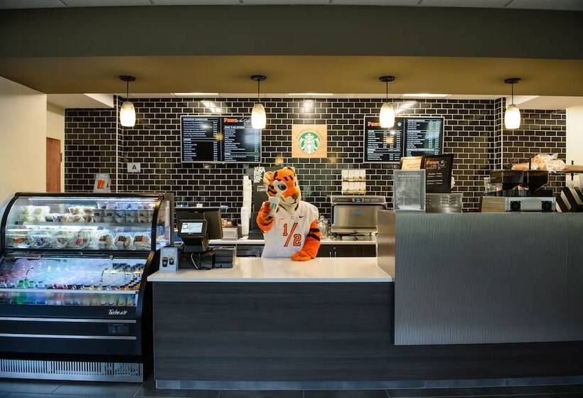 בית מלון כפרי James F. Martin Inn