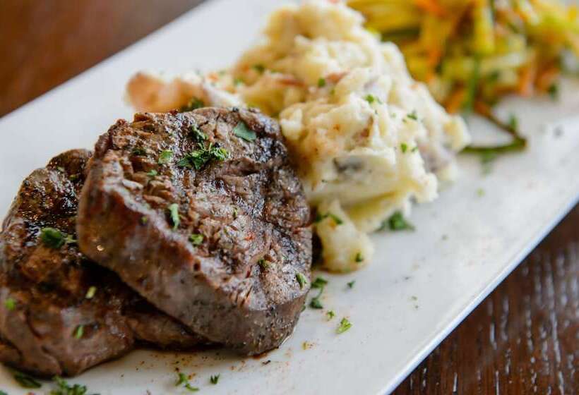 בית מלון כפרי James F. Martin Inn