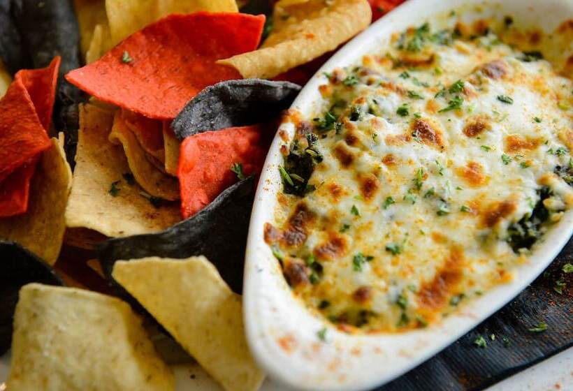 ホテル James F. Martin Inn