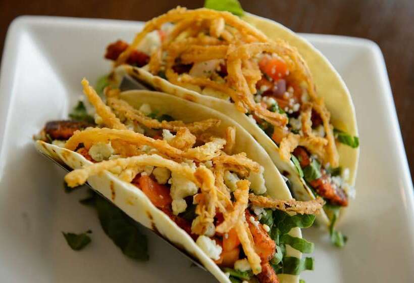 酒店 James F. Martin Inn