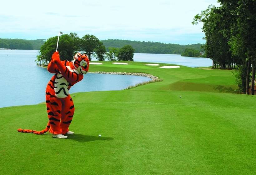 酒店 James F. Martin Inn