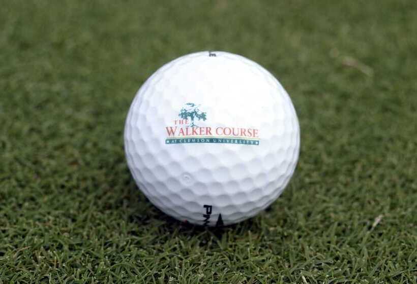 ホテル James F. Martin Inn