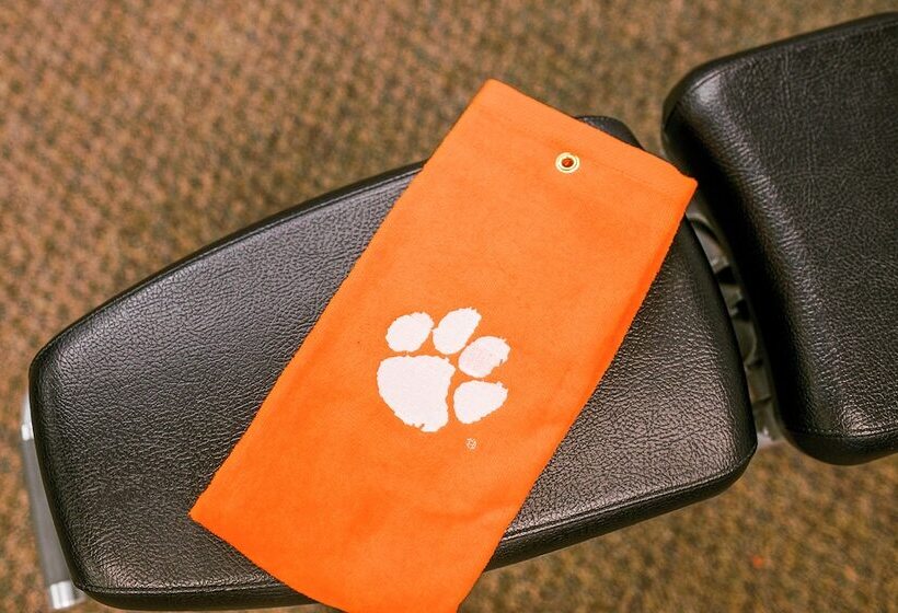 בית מלון כפרי James F. Martin Inn