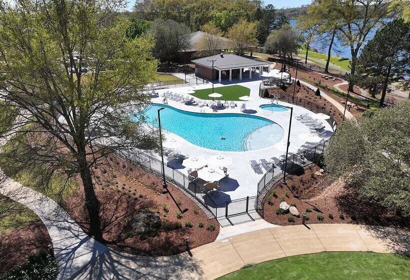 ホテル James F. Martin Inn