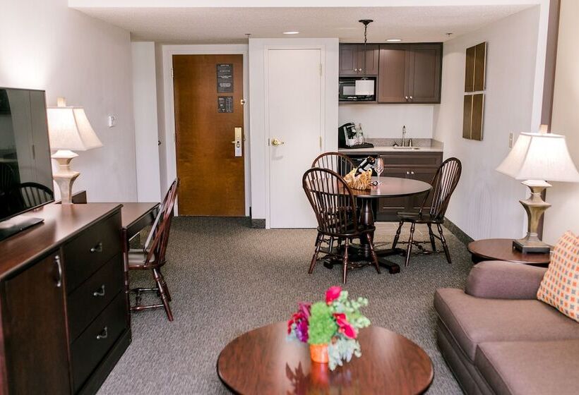 ホテル James F. Martin Inn