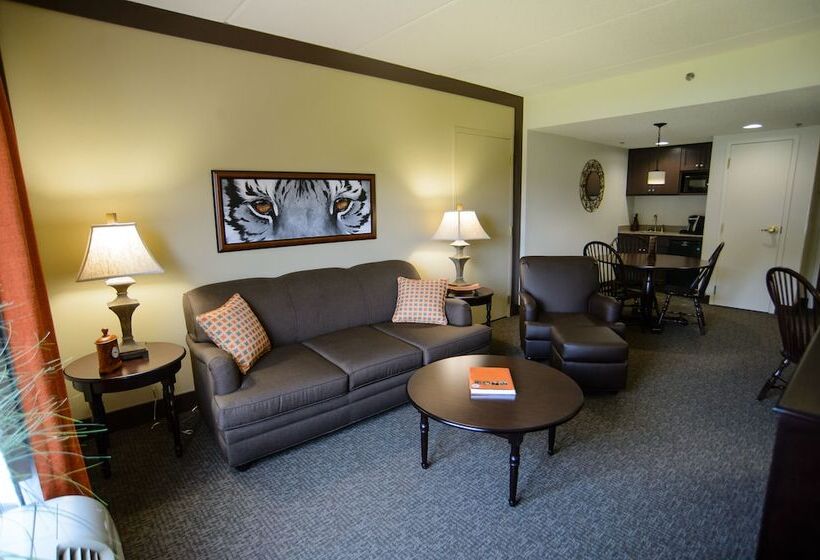 酒店 James F. Martin Inn