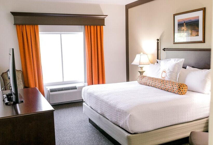 ホテル James F. Martin Inn