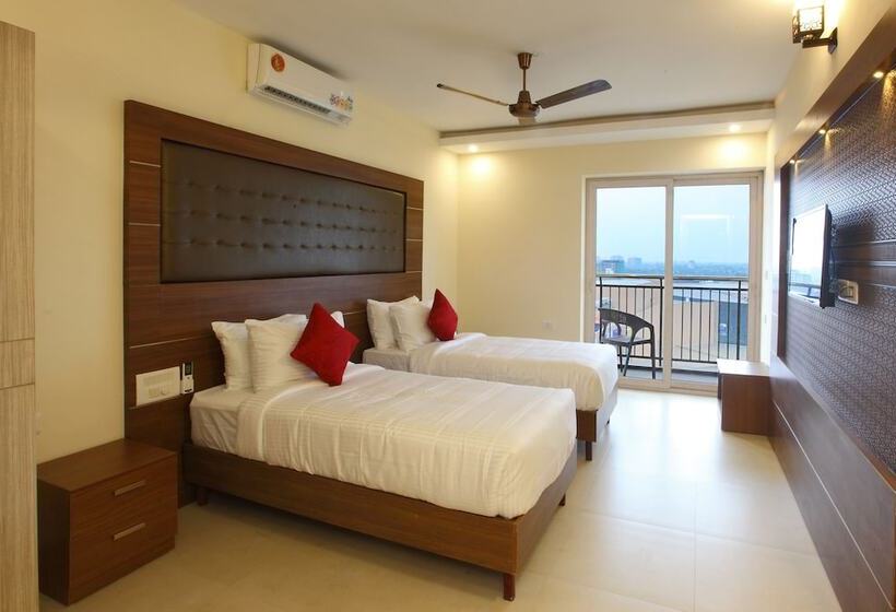 هتل Laimar Suites