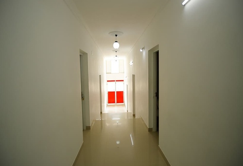 Hotel Oyo 26964 Palm View Residency