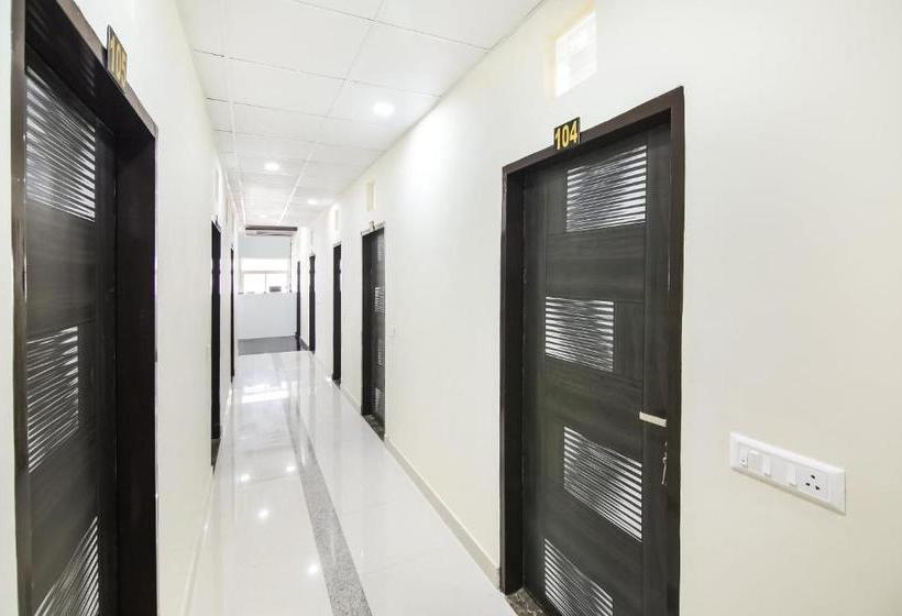 Oyo 15673 Hotel Lotus Inn