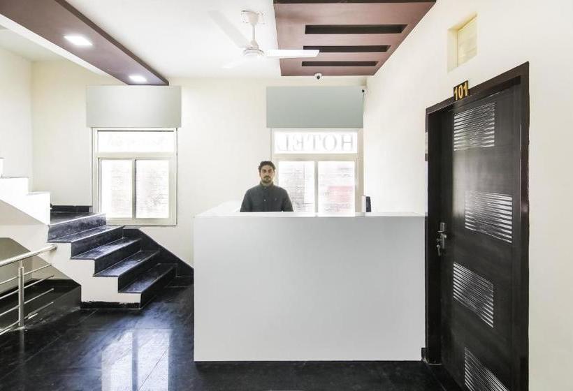 Oyo 15673 Hotel Lotus Inn