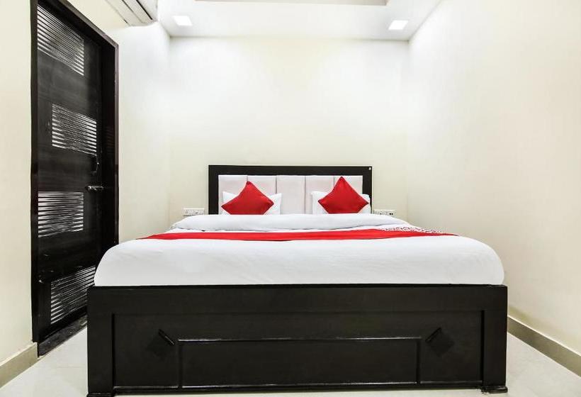 Oyo 15673 Hotel Lotus Inn