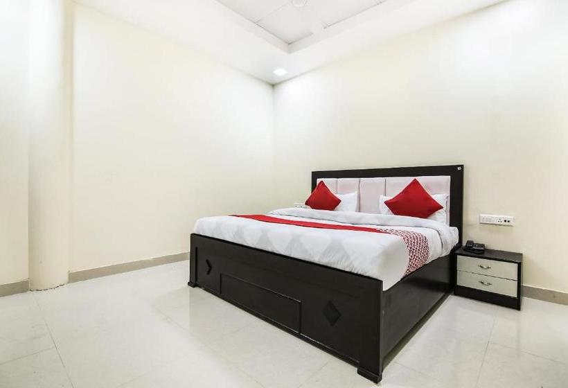 Oyo 15673 Hotel Lotus Inn