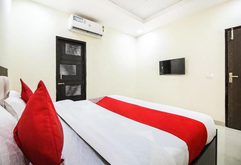 Oyo 15673 Hotel Lotus Inn