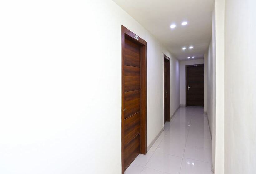 Oyo 17280 Hotel Shivaay