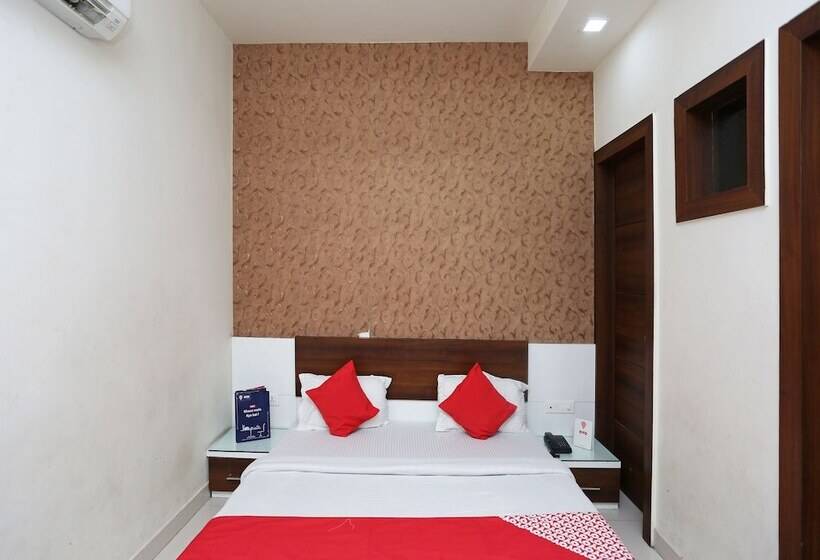 Oyo 17280 Hotel Shivaay