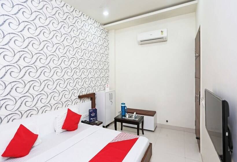 Oyo 17280 Hotel Shivaay