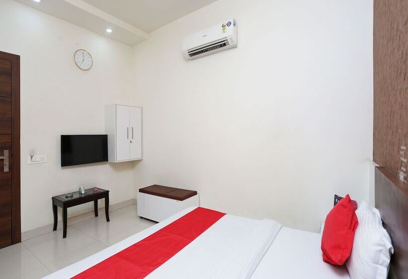 Oyo 17280 Hotel Shivaay