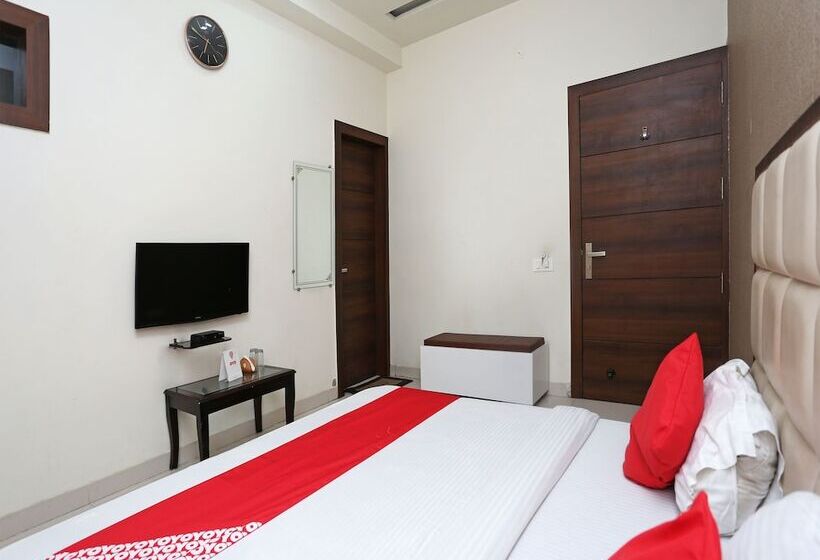 Oyo 17280 Hotel Shivaay