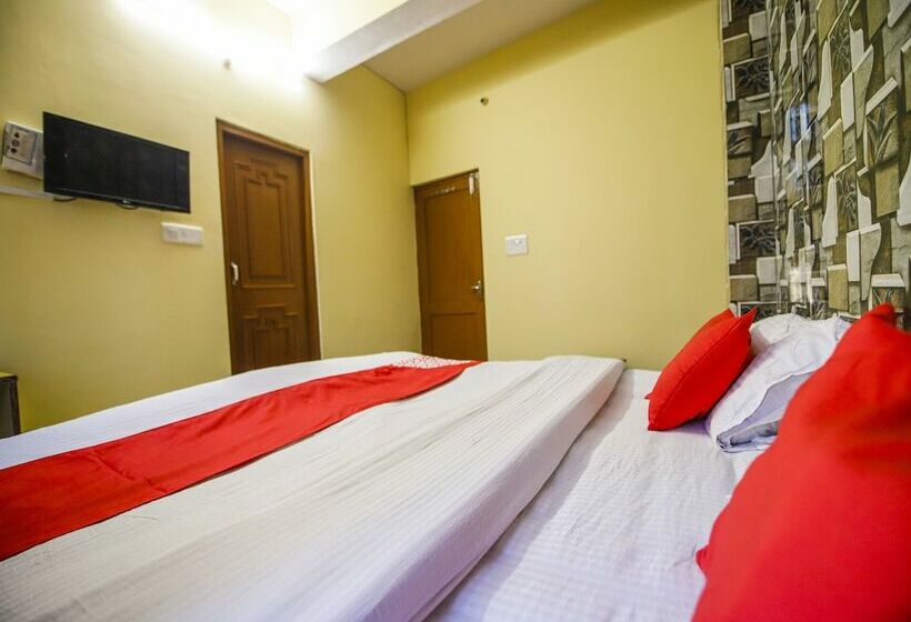 Oyo 24753 Hotel Preet