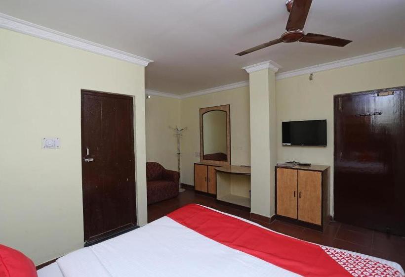 Oyo 28355 Hotel Raj Mahal