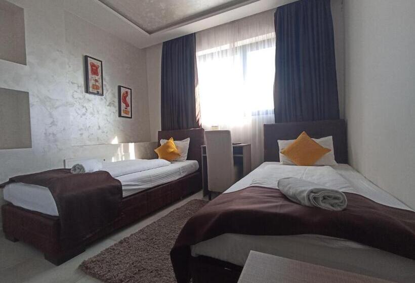 Garnet Hotel & Event Centar