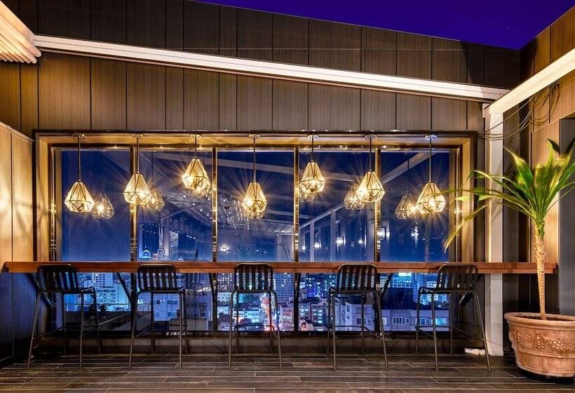 酒店 Alice And Trunk