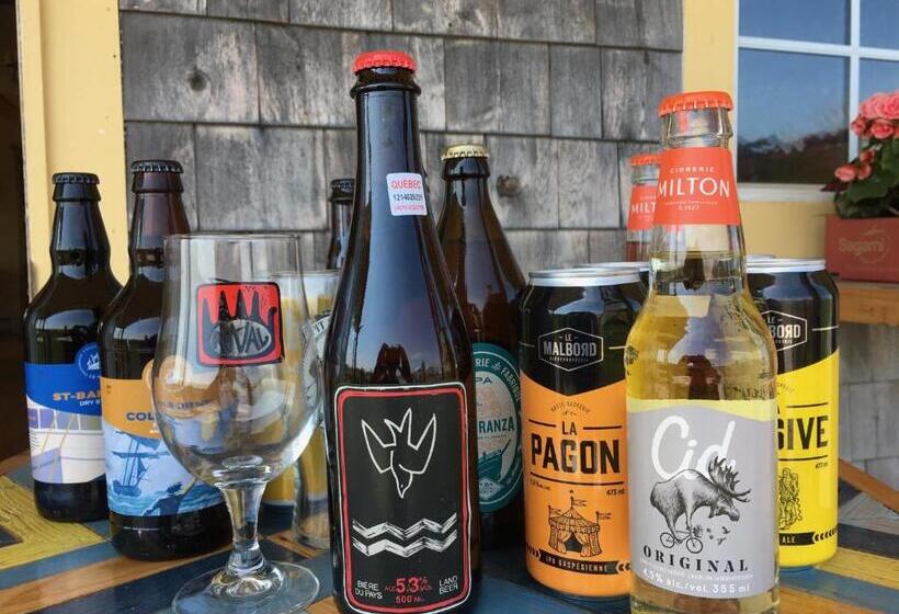 בית מלון כפרי Auberge Café Acadien