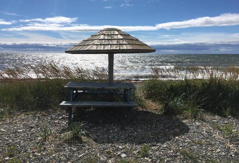 בית מלון כפרי Auberge Café Acadien