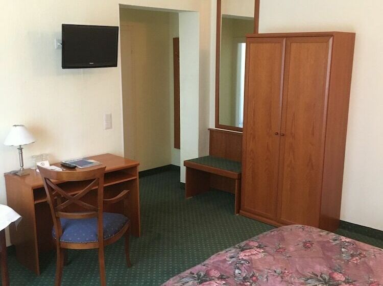 فندق Gasthof Goldener Hahn