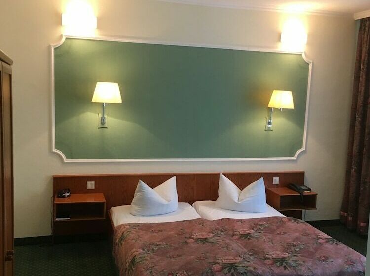 فندق Gasthof Goldener Hahn