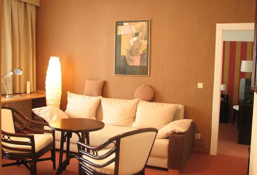 فندق Gasthof Goldener Hahn