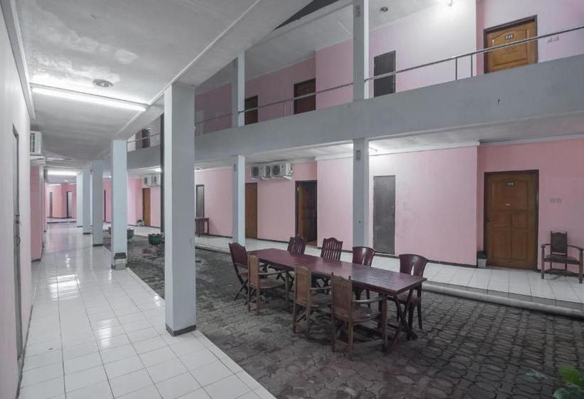 酒店 Reddoorz Syariah Near Taman Wisata Matahari