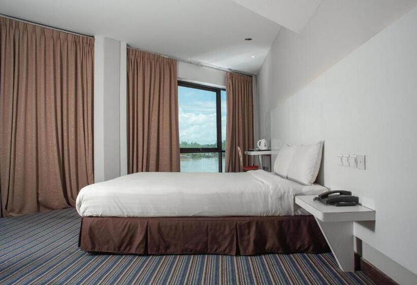 فندق Capital O 90083 Riverfront Inn