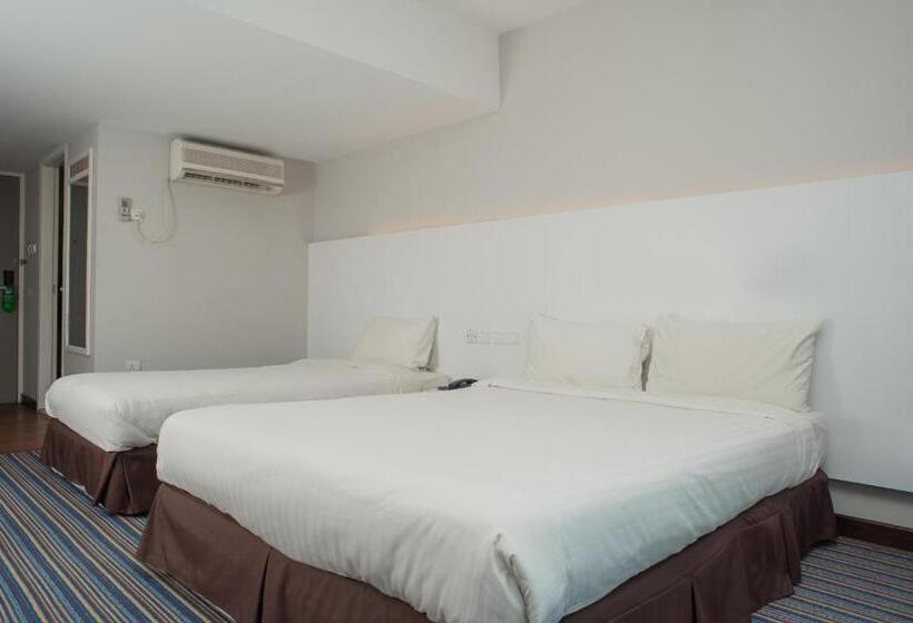 فندق Capital O 90083 Riverfront Inn