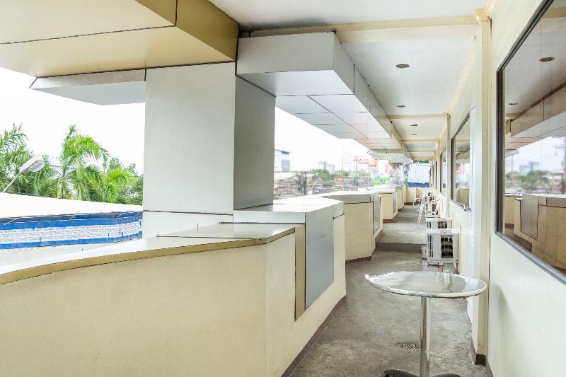 Oyo 137 Residencia Rsy Condotel