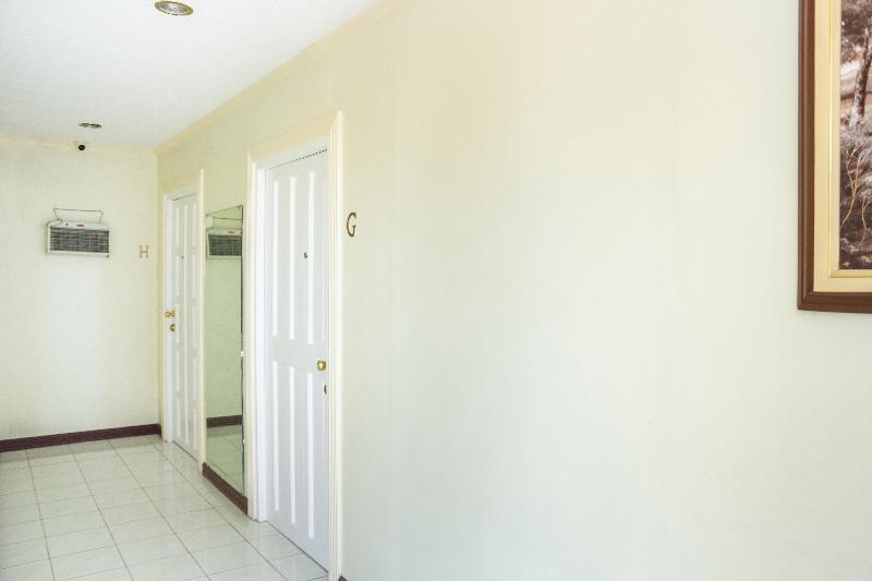 Oyo 137 Residencia Rsy Condotel