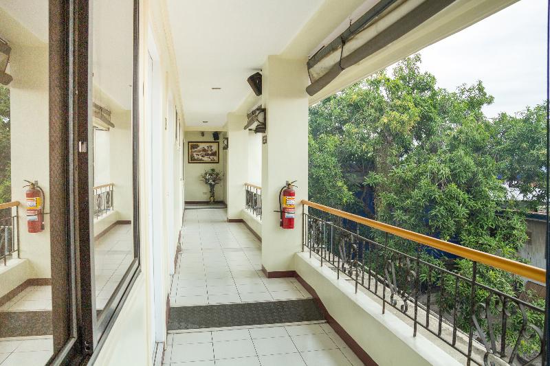 Oyo 137 Residencia Rsy Condotel