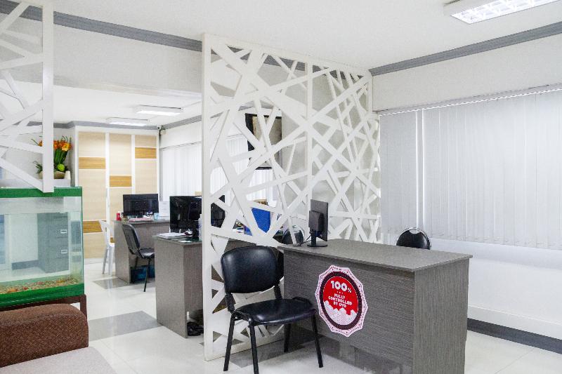 Oyo 137 Residencia Rsy Condotel