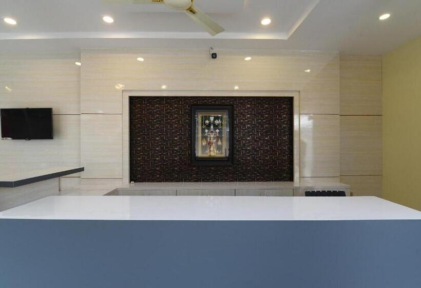 Oyo 27635 Hotel Haripriya