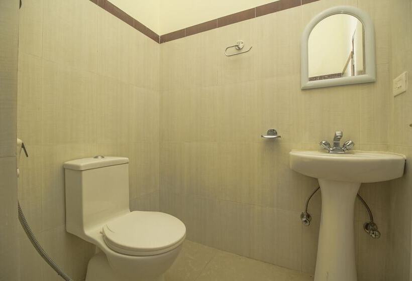 Oyo 28084 Hotel Pangolin