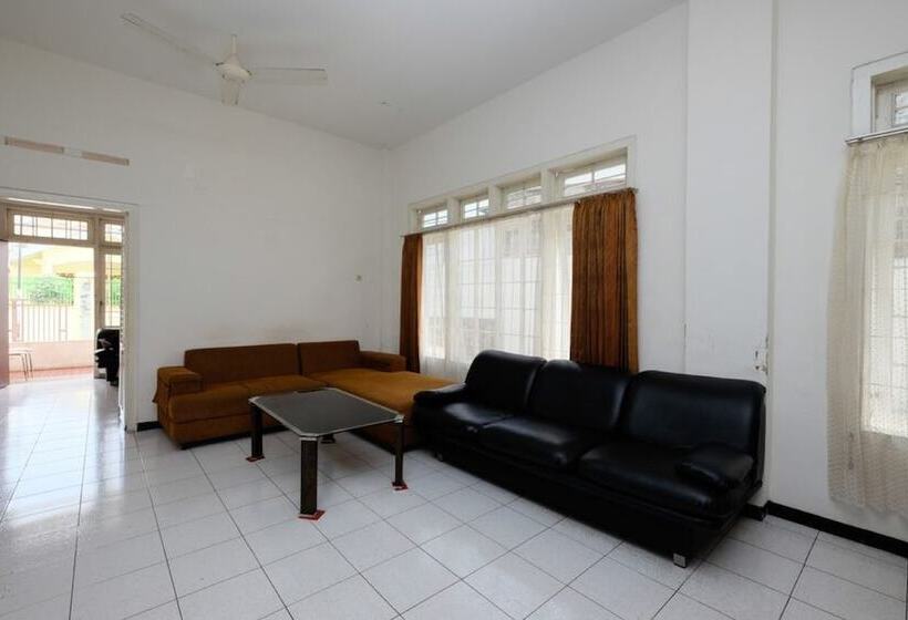 膳宿费 Reddoorz Near Moro Mall Purwokerto